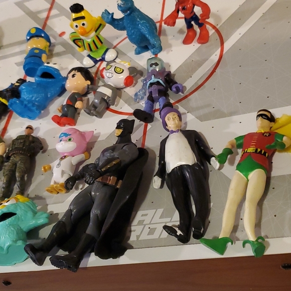 Action Figures deal - Picture 3 of 6